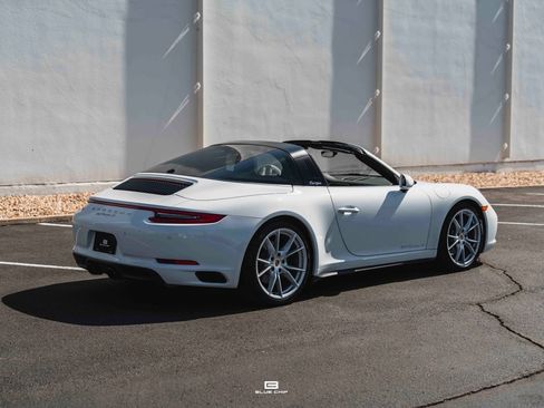 Used 2019 Porsche 911 Targa 4 AWD/4WD image 24
