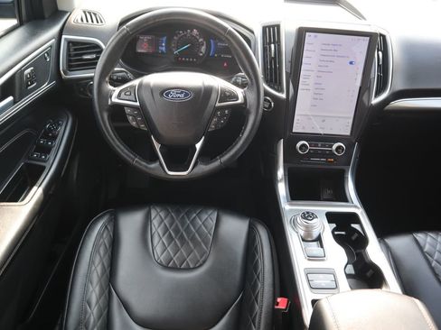 Used 2024 Ford Edge Titanium image 11