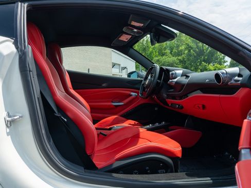 Used 2022 Ferrari F8 Tributo RWD image 45