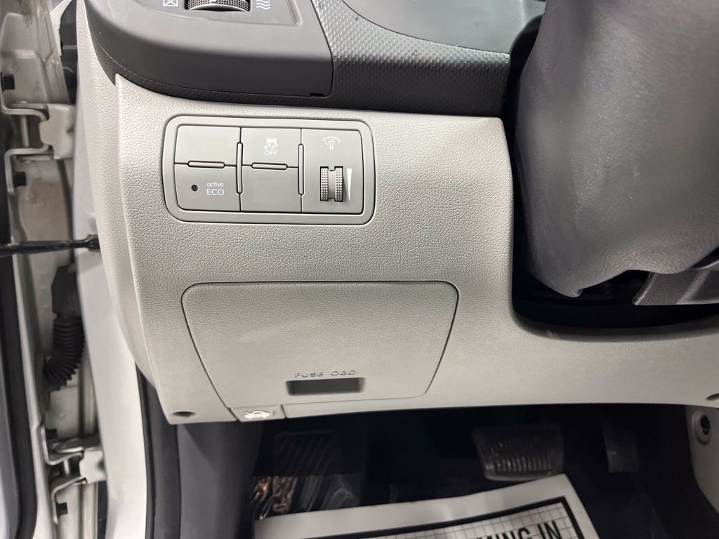 Used 2015 Hyundai Accent GLS FWD image 14