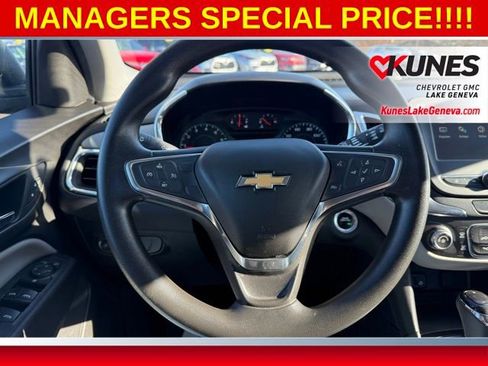 Used 2018 Chevrolet Equinox LS image 32