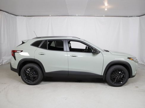 New 2026 Chevrolet Trax ACTIV image 2