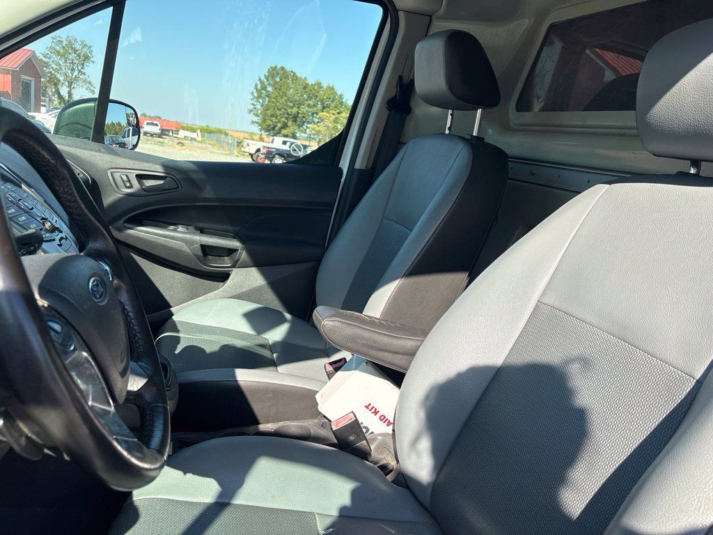 Used 2016 Ford Transit Connect XL FWD image 11