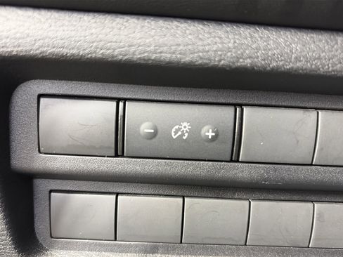 Used 2025 Mitsubishi Outlander SE AWD/4WD image 34