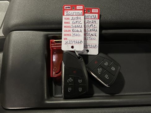 Used 2024 GMC Sierra 1500 Elevation image 26