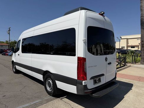 Used 2022 Mercedes-Benz Sprinter 2500 image 3