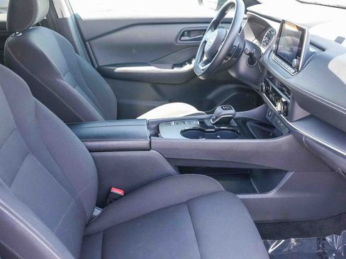 Used 2024 Nissan Rogue S FWD image 16