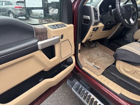 Used 2017 Ford F250 Lariat w/ Chrome Package image 13