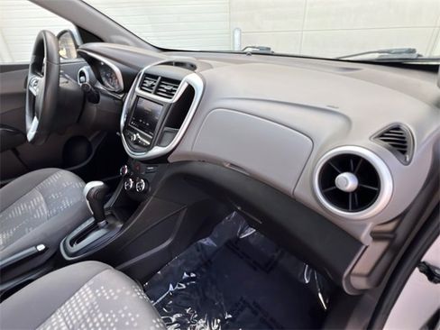 Used 2020 Chevrolet Sonic LT image 28