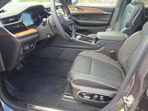 New 2026 Jeep Grand Cherokee L Summit AWD/4WD image 23