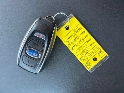 Used 2024 Subaru Outback Premium AWD/4WD image 17