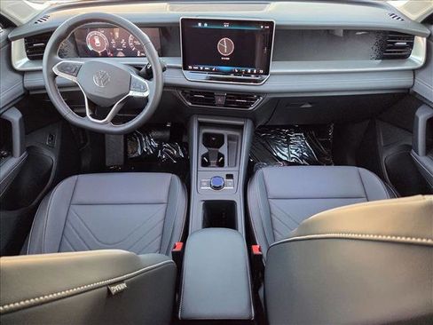 New 2026 Volkswagen Tiguan SE image 14