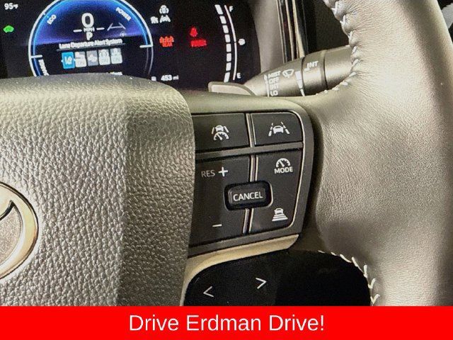 Used 2026 Toyota Camry SE FWD image 14