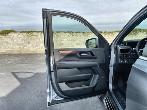 Used 2026 GMC Yukon XL Denali w/ Advanced Technology Package AWD/4WD image 29