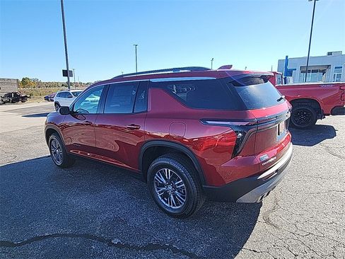 New 2026 Chevrolet Traverse LT image 6