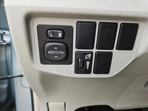 Used 2013 Toyota Prius Two image 22