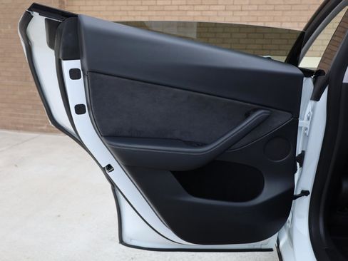 Used 2023 Tesla Model Y Long Range AWD/4WD image 18