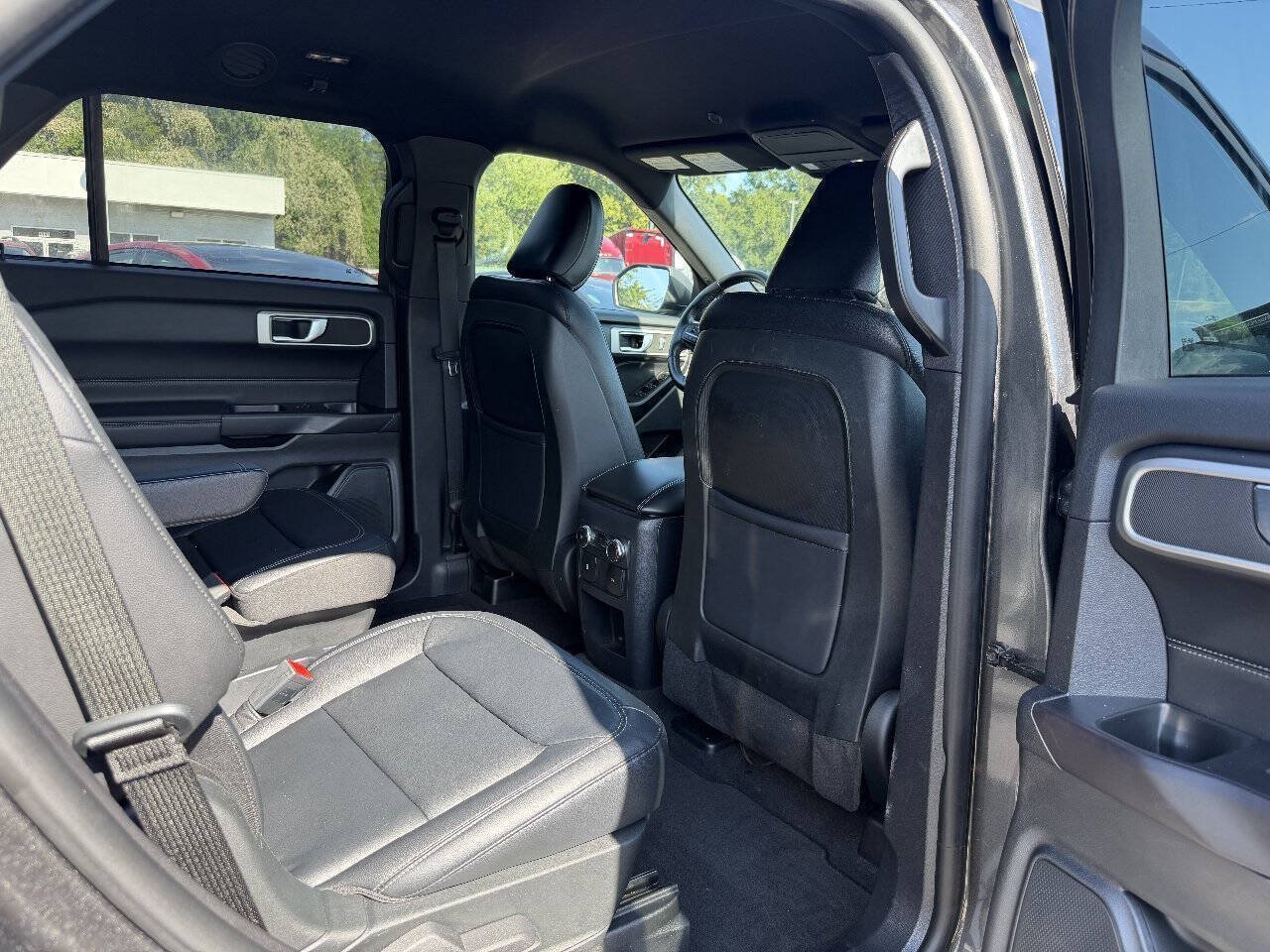 Used 2020 Ford Explorer XLT w/ Equipment Group 202A RWD image 15