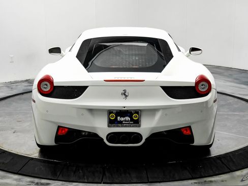 Used 2015 Ferrari 458 Italia Coupe image 13