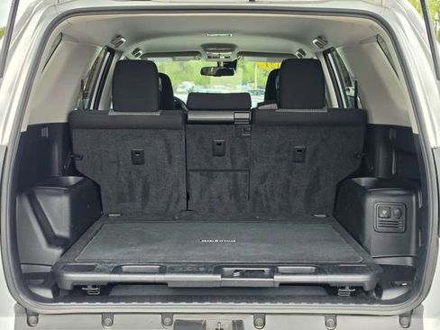 Used 2021 Toyota 4Runner SR5 AWD/4WD image 11