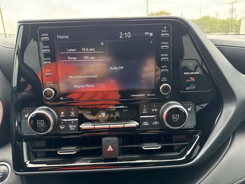 Certified 2021 Toyota Highlander XSE FWD image 20