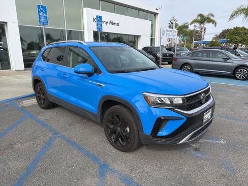Used 2022 Volkswagen Taos SE image 3