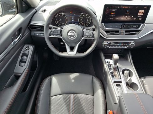 New 2026 Nissan Altima 2.5 SR w/ SR Midnight Edition Package AWD/4WD image 8