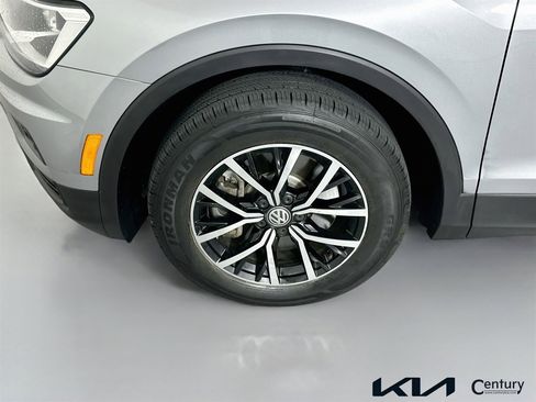 Used 2021 Volkswagen Tiguan SE AWD/4WD image 30