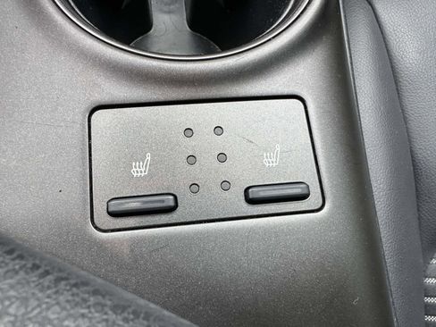 Used 2022 Toyota Camry SE w/ Cold Weather Package image 27