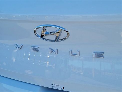 New 2026 Hyundai Venue SE image 21