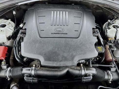 Used 2018 Land Rover Range Rover Velar R-Dynamic SE image 38