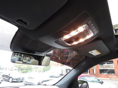 Used 2023 Mercedes-Benz GLE 350 4MATIC image 19