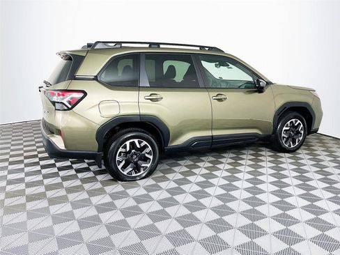 Used 2026 Subaru Forester Premium AWD/4WD image 11