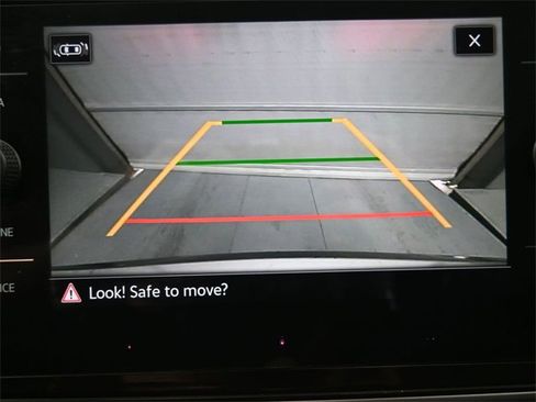 Used 2023 Volkswagen Atlas SE image 6