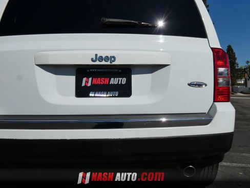 Used 2016 Jeep Patriot High Altitude FWD image 9