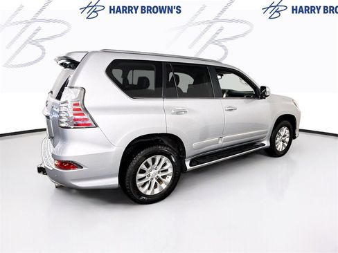Used 2018 Lexus GX 460 image 34