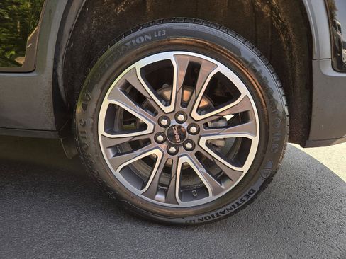 Used 2020 GMC Acadia AT4 w/ Driver Alert Package II AWD/4WD image 11