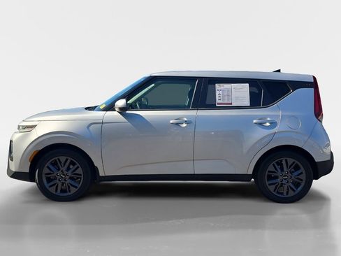 Used 2020 Kia Soul EX image 2
