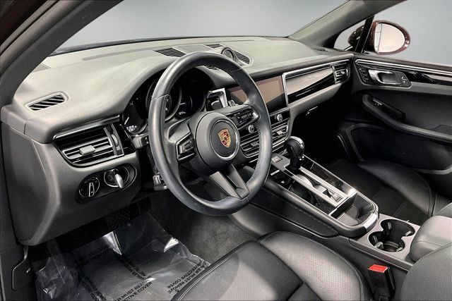 Used 2023 Porsche Macan Turbo AWD/4WD image 18