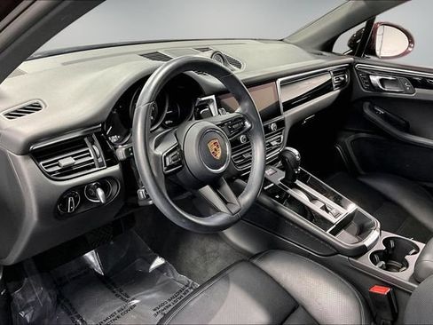 Used 2023 Porsche Macan Turbo AWD/4WD image 18