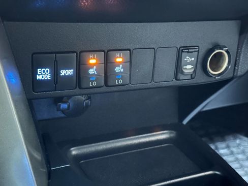 Used 2014 Toyota RAV4 Limited w/ Technology Package image 53