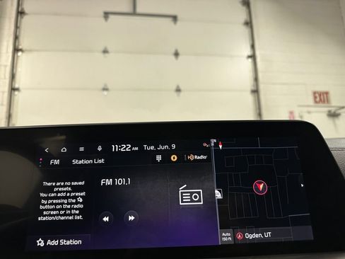 Used 2025 Kia Telluride AWD image 32