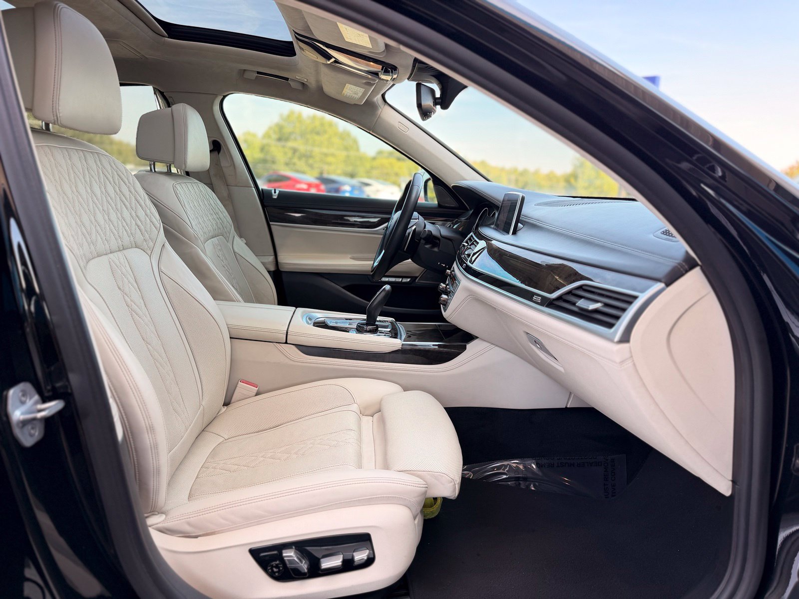 Used 2018 BMW 750i xDrive AWD/4WD image 33