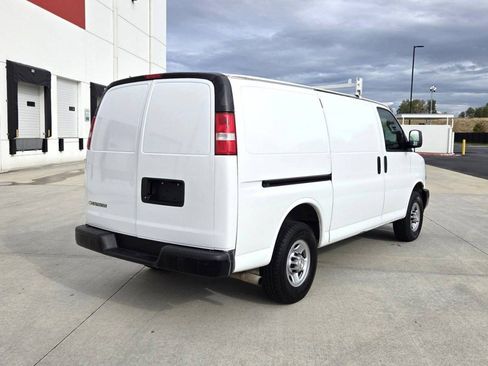 Used 2021 Chevrolet Express 2500 w/ Driver Convenience Package image 5