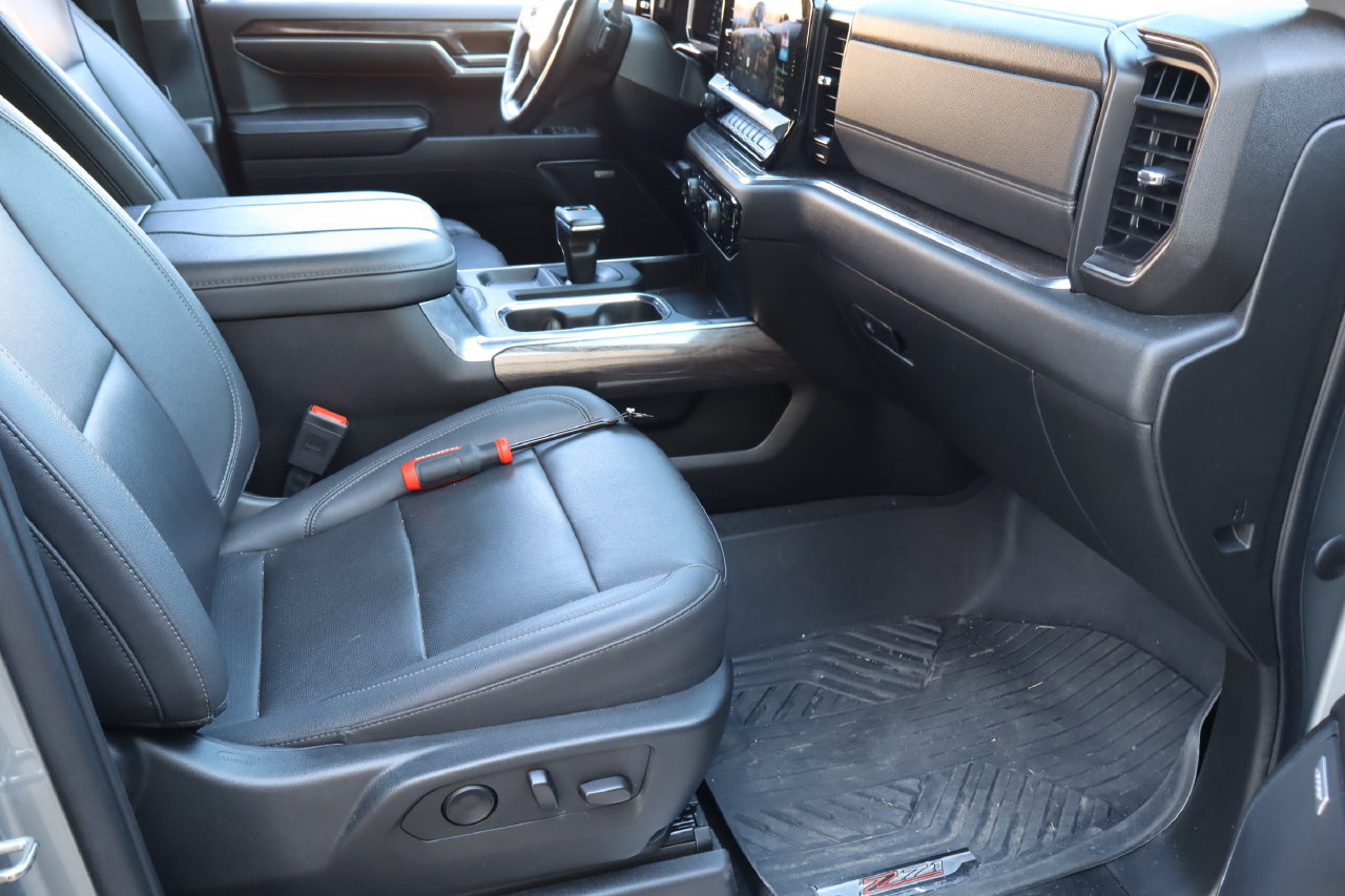 Used 2023 Chevrolet Silverado 1500 LTZ AWD/4WD image 16