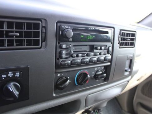 Used 2002 Ford F350 XLT image 22