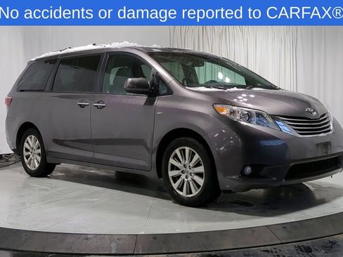 Used 2017 Toyota Sienna XLE image 2