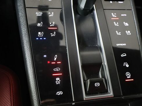 Used 2023 Porsche Macan S AWD/4WD image 51