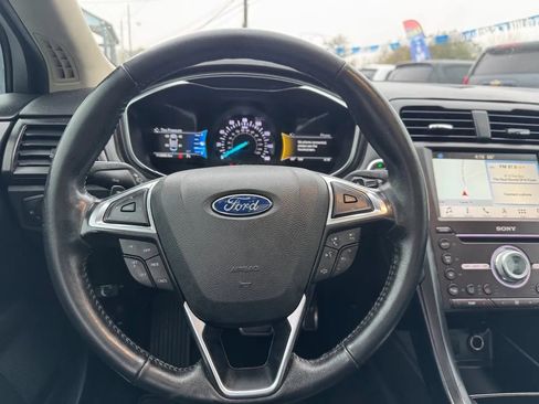 Used 2017 Ford Fusion Titanium image 18