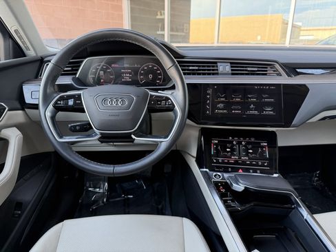 Used 2024 Audi Q8 e-tron Premium Plus w/ Premium Plus Package AWD/4WD image 16